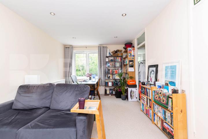 one bedroom located in a desirable location in Canononbury Northampton Park, Canonbury 